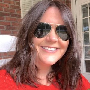 Meet your Posher, Laura